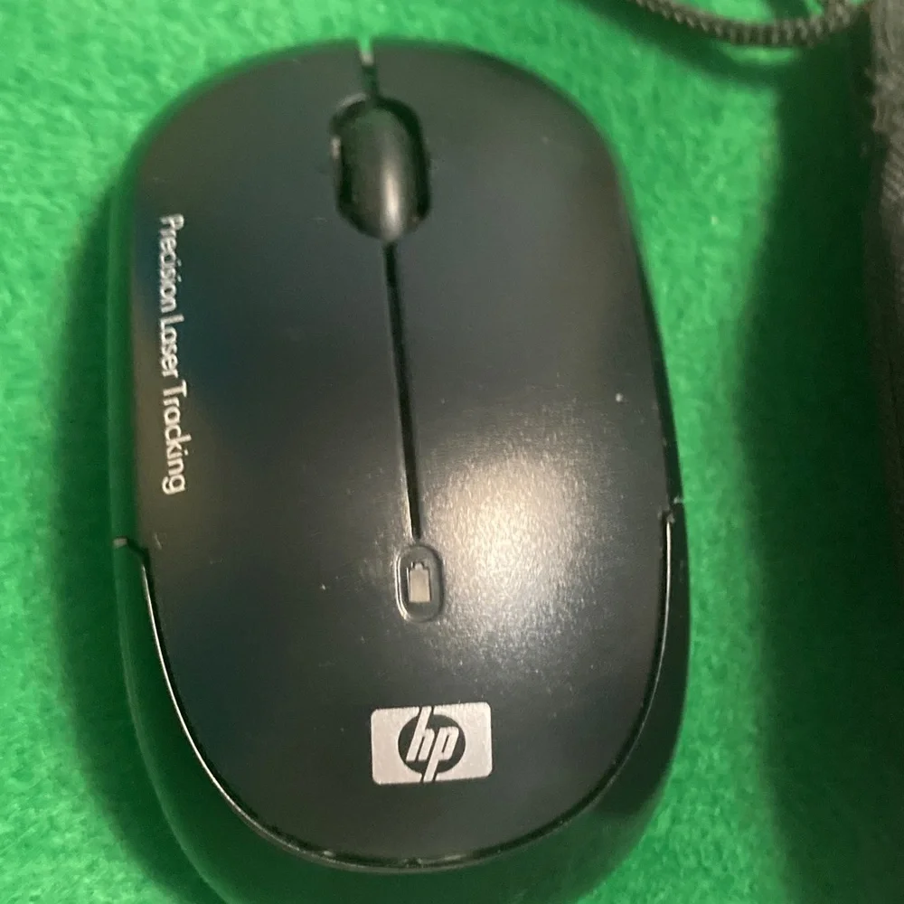HP Sleek Black Wireless Mouse EY018AA Model MORFB1U0